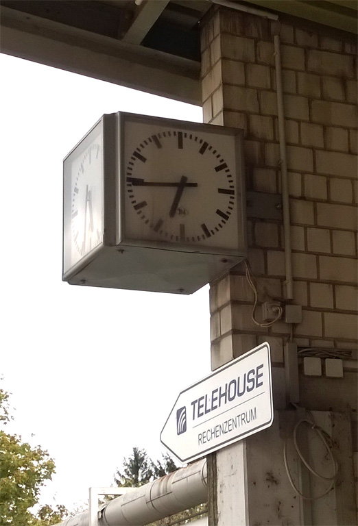 tn-aussenuhr-0.jpg
